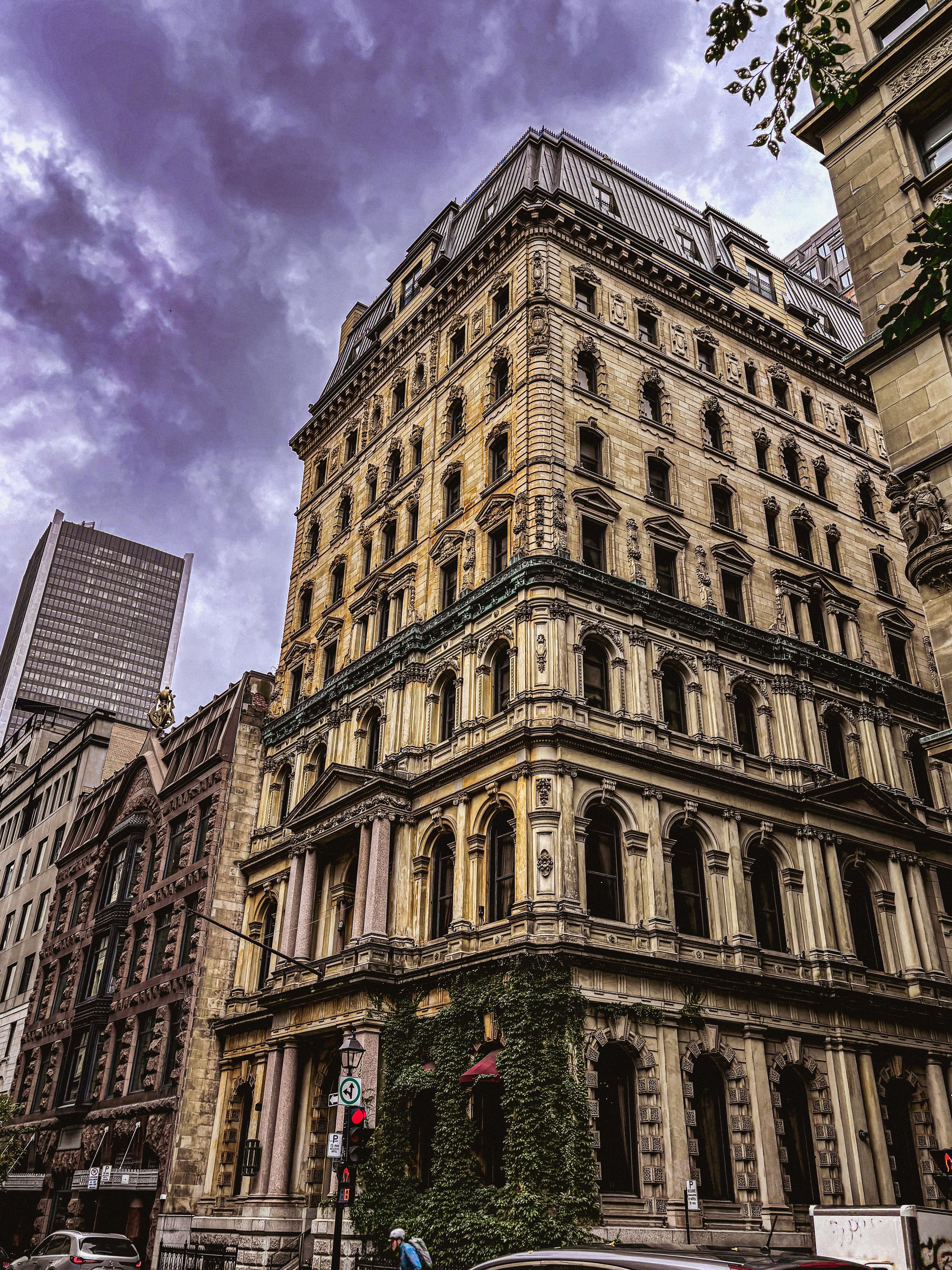  Hôtel Le St-James, Montreal
